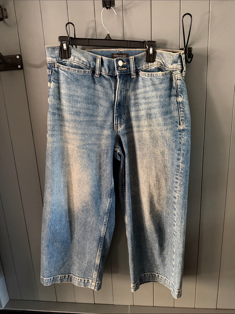 Banana Republic Women’s Light Blue Wide-Leg Cropped Jeans